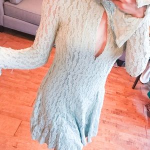 Free people xs long sleeve lace keyhole peep dress